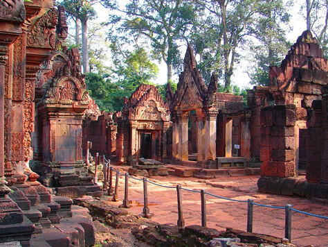 Banteay Srei temple